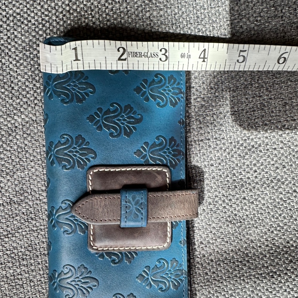 HOLII 💙 Large Genuine Leather Wallet - Twofold - Fleur de Lis 💙 - Picture 9 of 10